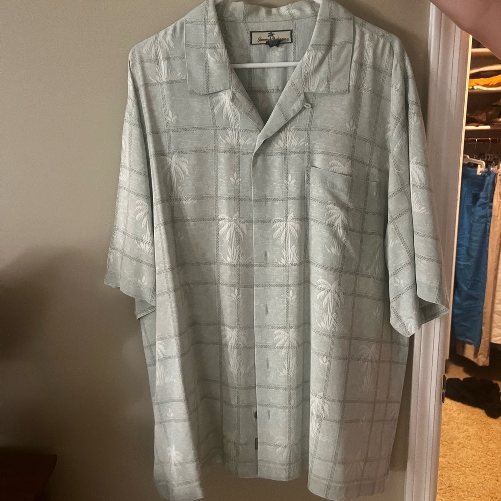 Nice Tommy Bahama Button Up